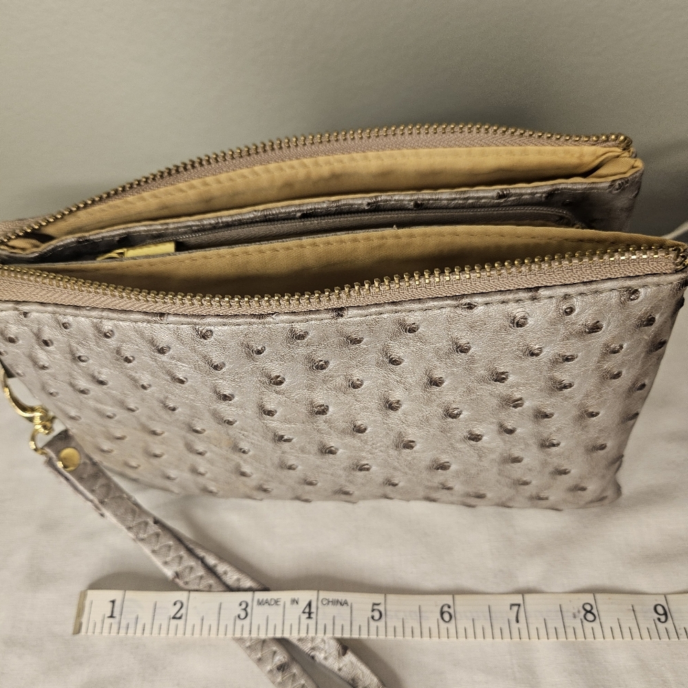 Chic Silver Textured Women's Wristlet